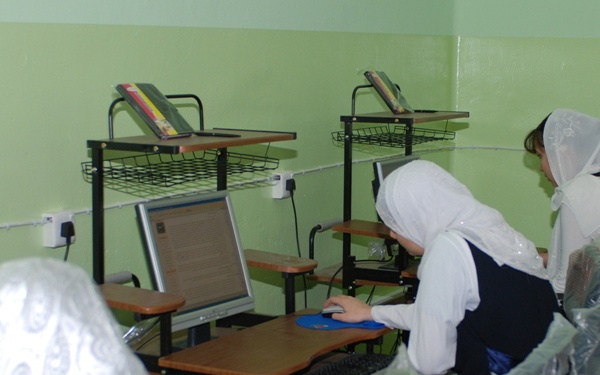 Iraqi Girls School Gets Computers, Internet Service