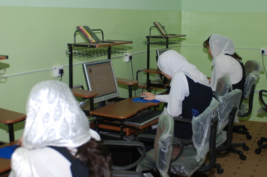 Iraqi Girls School Gets Computers, Internet Service
