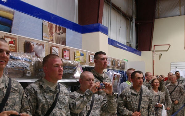 Operation MySpace stars hang out with soldiers