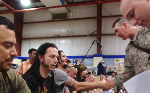Operation MySpace stars hang out with soldiers