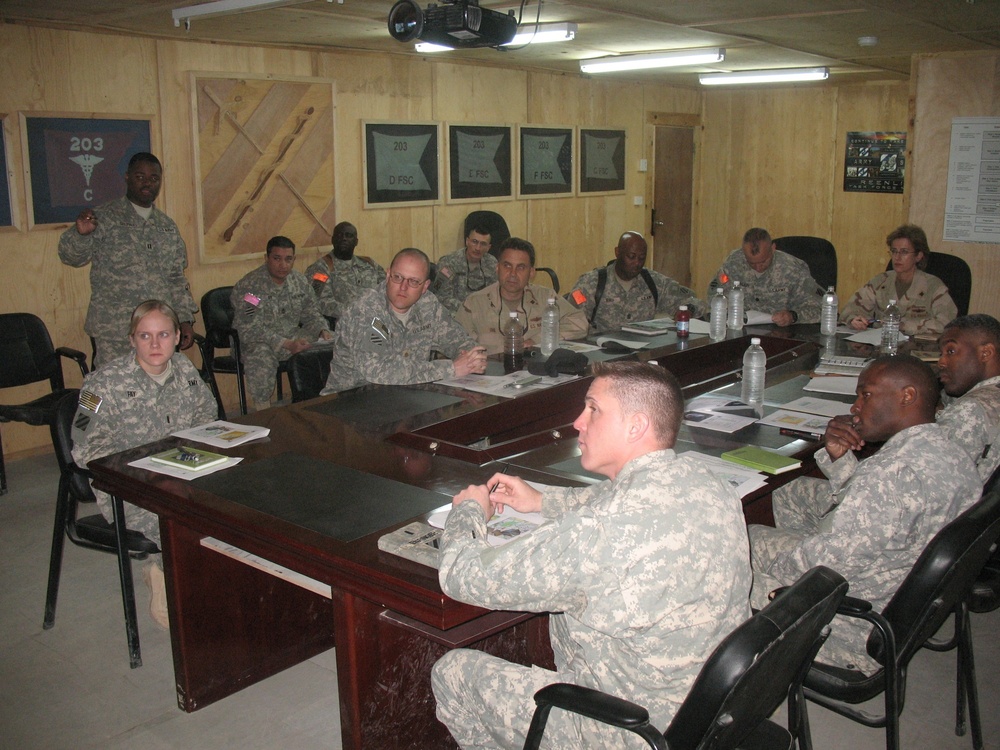 JCC-I/A commander visits FOB Hammer