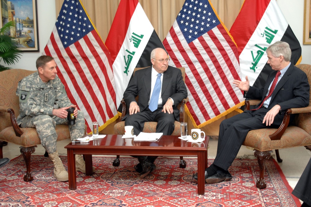 Vice President visits with Gen. Petraeus