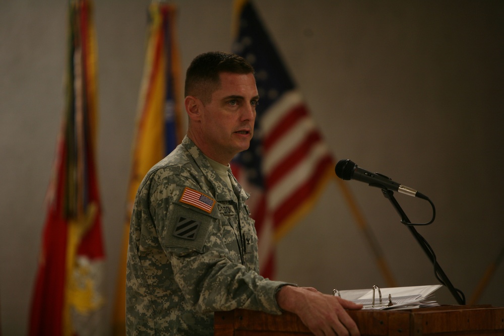 1st BCT cases colors, bids farewell to Ramadi