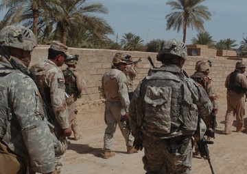 Soldiers follow insurgents' trail, secure city from harm