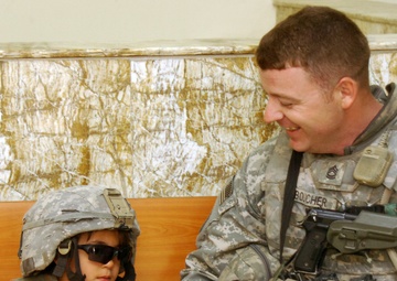 MND-B Soldiers patrol, bond with community