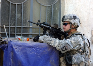 Tennessee native patrols western Baghdad neighborhood of Hurriyah