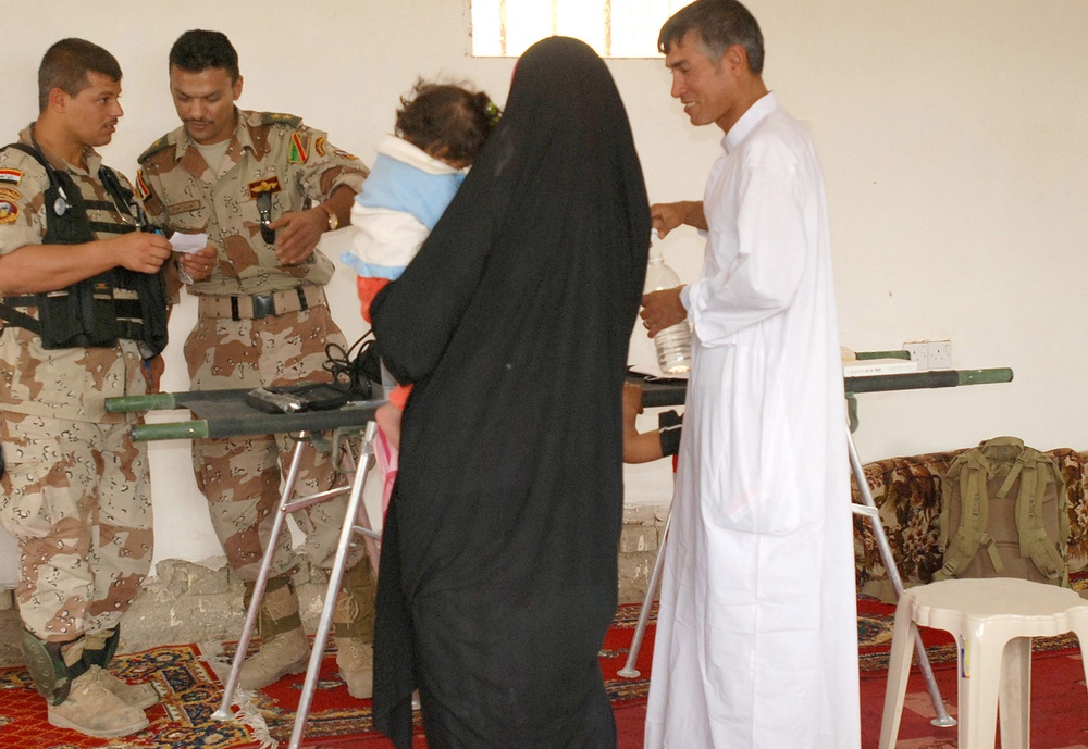 IA, NP, Strykers provide medical care in Agur Quf