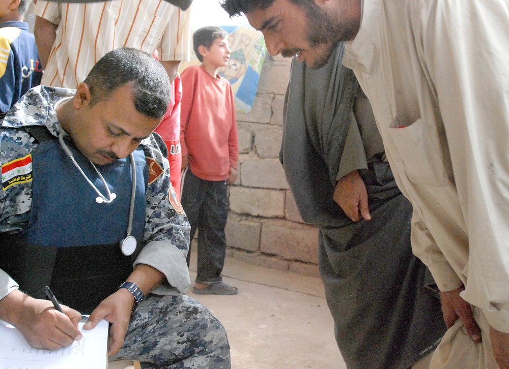IA, NP, Strykers provide medical care in Agur Quf