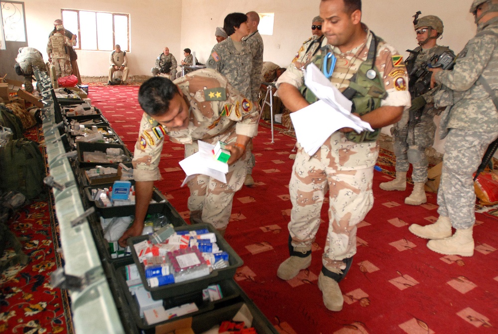 IA, NP, Strykers provide medical care in Agur Quf