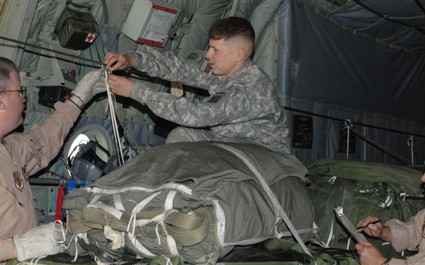 C-130 aircrews, Army riggers reach airdrop record