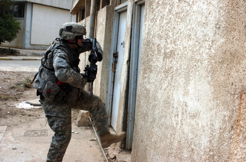 'Hard Rock' troops patrol Hurriyah, ensure safety, security of local Iraqis