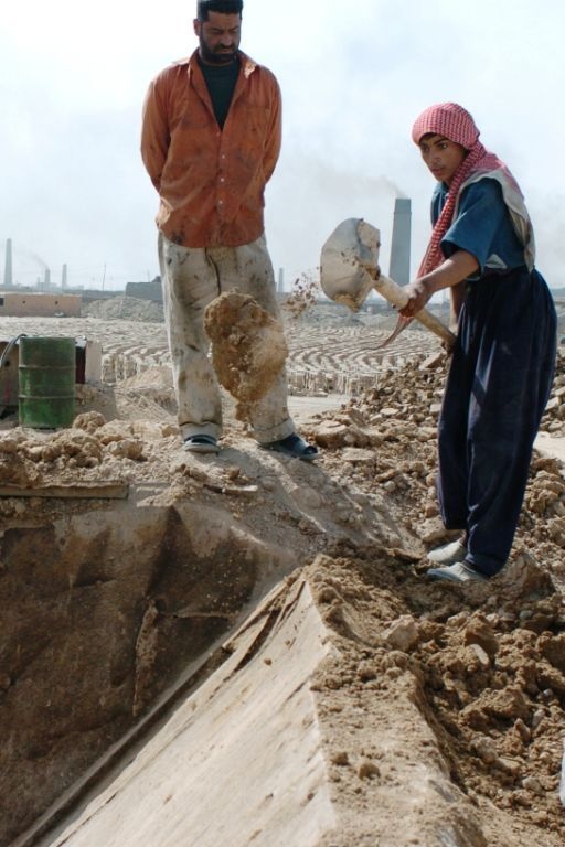 Iraqi brick factory approaches pre-war capacity