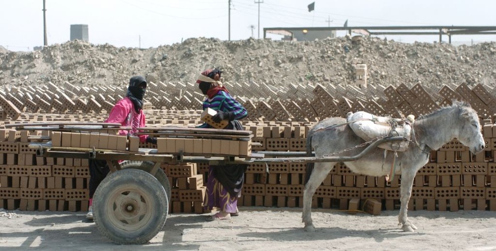 Iraqi brick factory approaches pre-war capacity