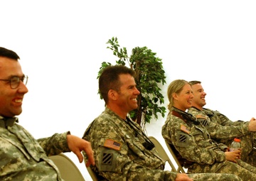 Comics entertain 3rd Combat Aviation Brigade Soldiers