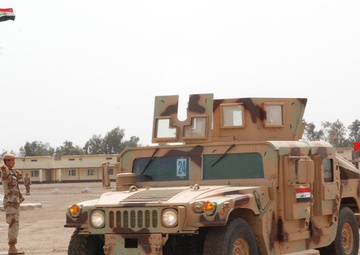 U.S. Army transfers Humvees to ISF