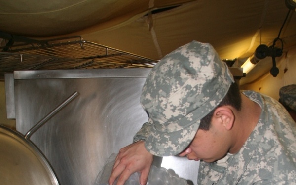 Army cooks provide a taste of home during deployments