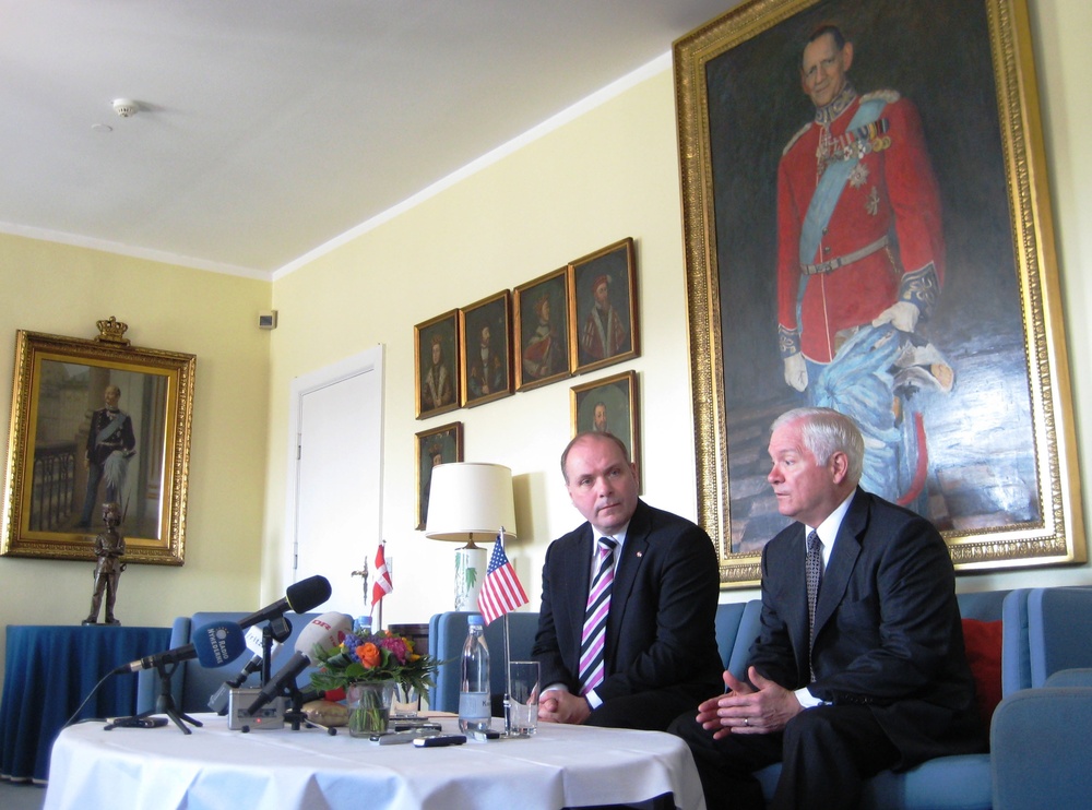 Gates Thanks Danes for Commitment