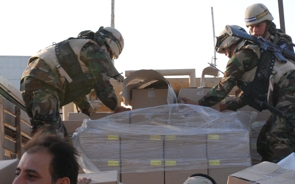 Cuscatlán Battalion delivers medical supplies in Kut