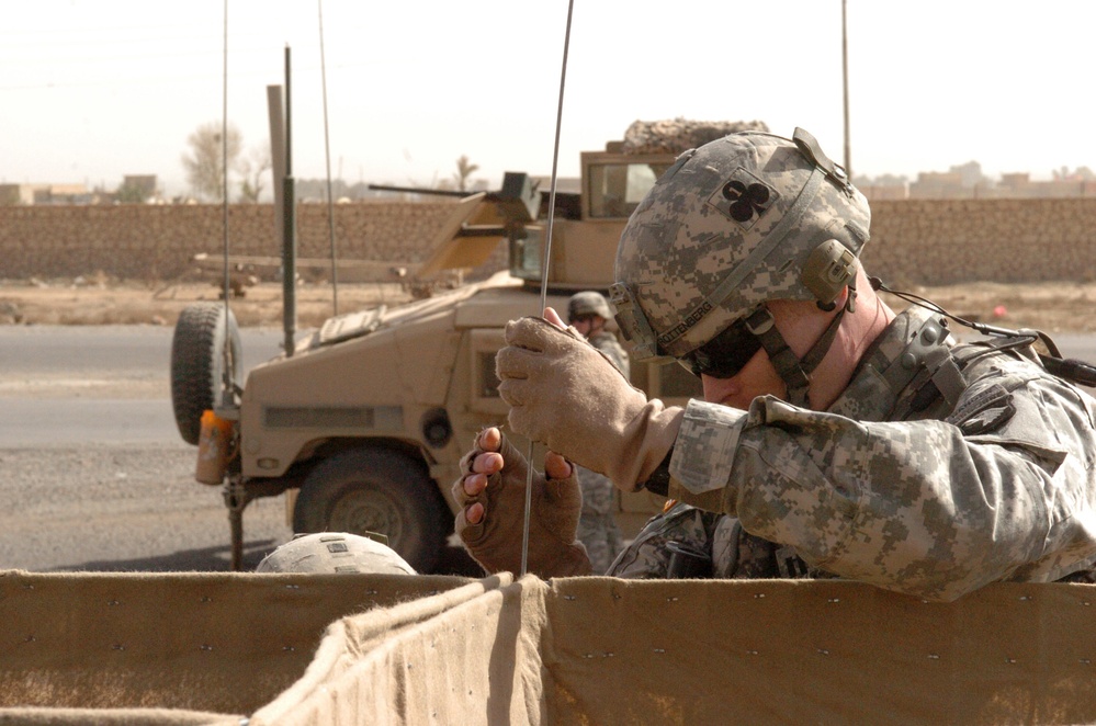 On the lookout in Mezra, Iraq On the lookout in Mezra, Iraq