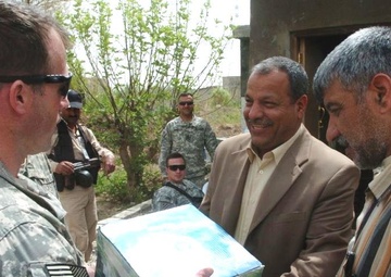 Soldiers, Iraqi Community Leaders Discuss Rebuilding Effort