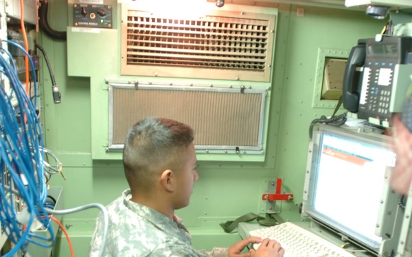 Communications Soldiers keep Rakkasans connected