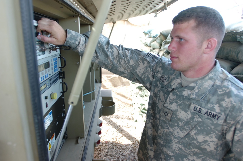 Communications Soldiers keep Rakkasans connected