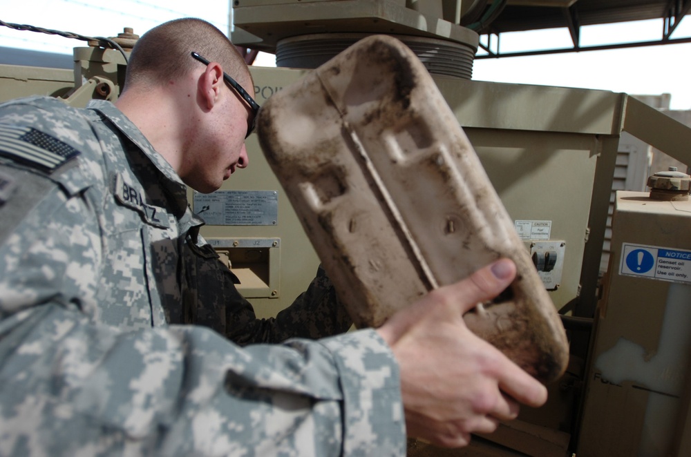 Communications Soldiers keep Rakkasans connected