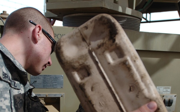 Communications Soldiers keep Rakkasans connected