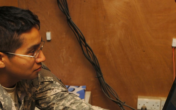 Communications Soldiers keep Rakkasans connected