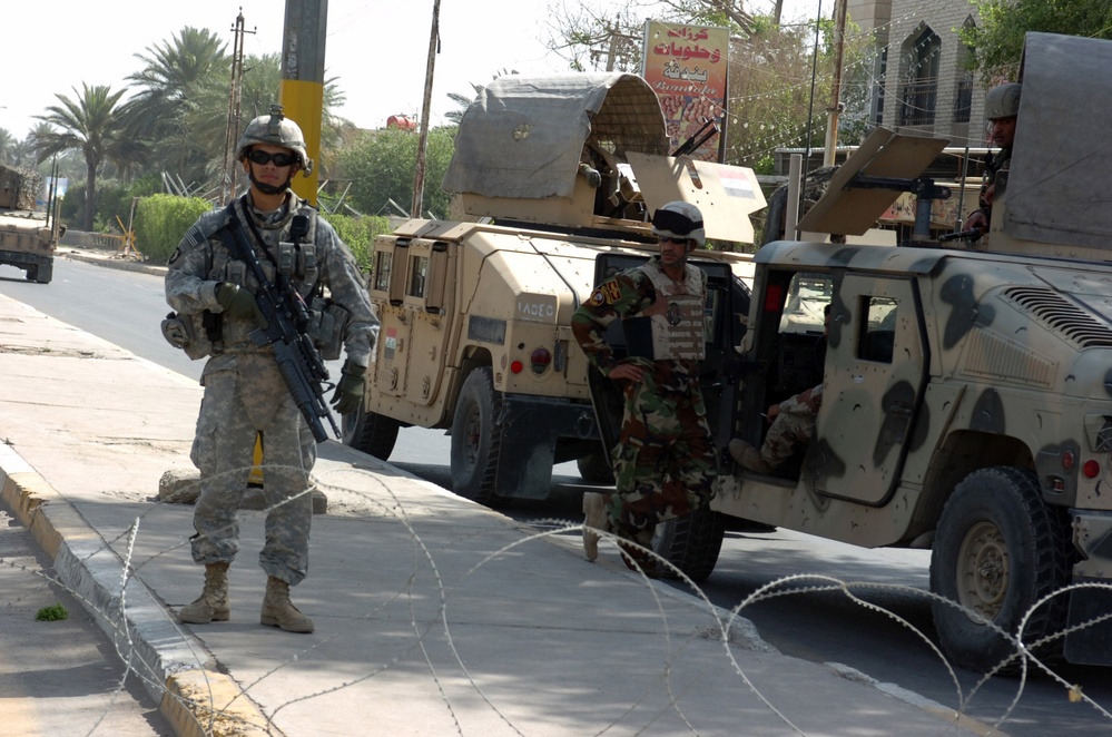 MND-B Soldiers maintain presence, inspect IA checkpoints in Kadhamiyah