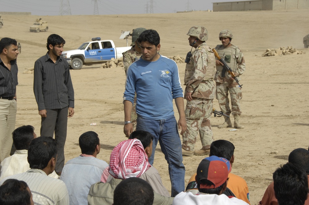 Hostage attempts to identify captors