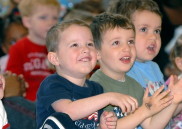 America Supports You: Fort Myer Kids Get to Clown Around