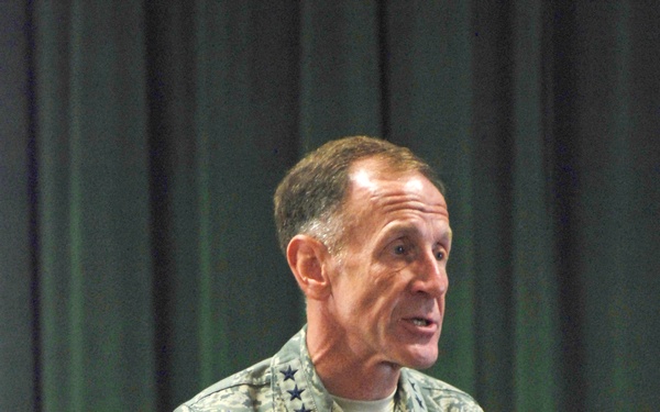 Air Force Lt. Gen. Seip Visits Joint Task Force Guantanamo
