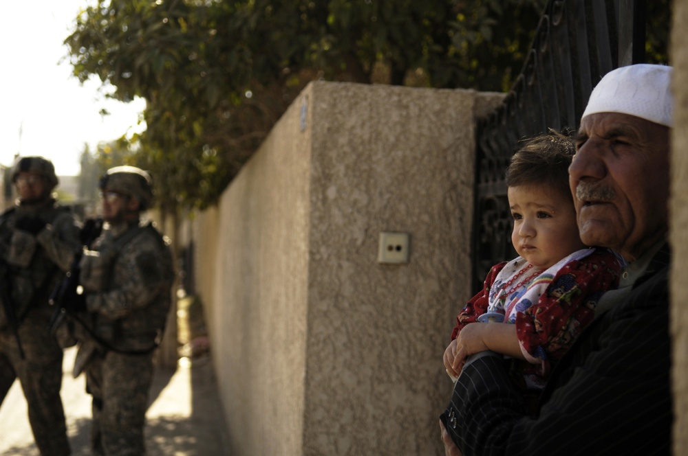 Presence Patrol through the Adhamiyah District of Baghdad