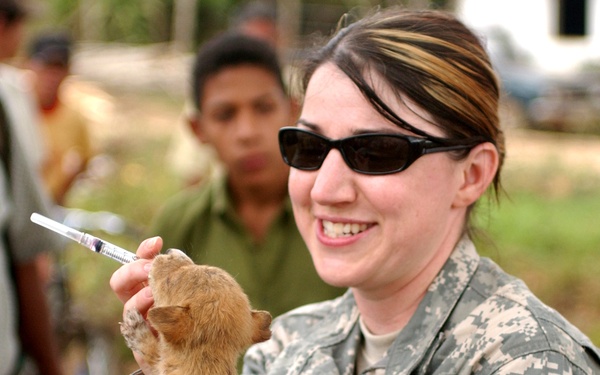 Army Veterinarians: Helping Animals, Helping People