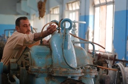 Coalition Forces Visit Water Company in Kut