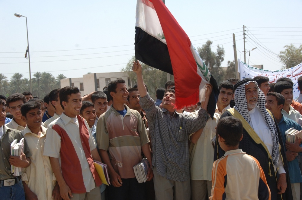 Jurf as Sakhr holds demonstration for peace