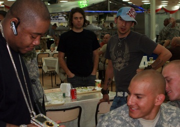 Hip-hop artist Twista visits Iraq