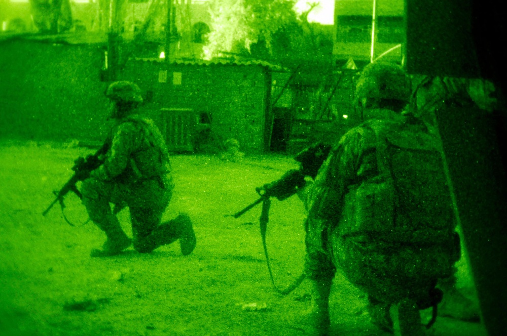 MND-B, IA Soldiers work together to secure Sadr City