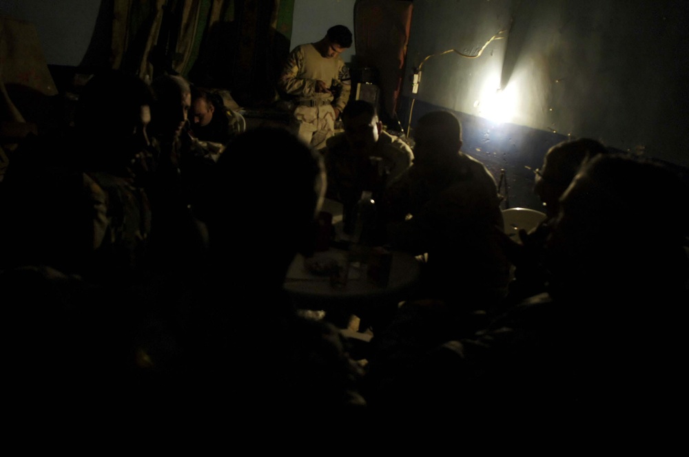 MND-B, IA Soldiers work together to secure Sadr City
