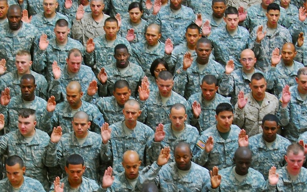 Foreign-born troops become U.S. citizens in largest naturalization ceremony in Iraq