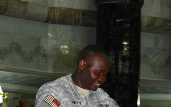 Foreign-born troops become U.S. citizens in largest naturalization ceremony in Iraq