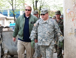 Iowa Governor Tours Kosovo