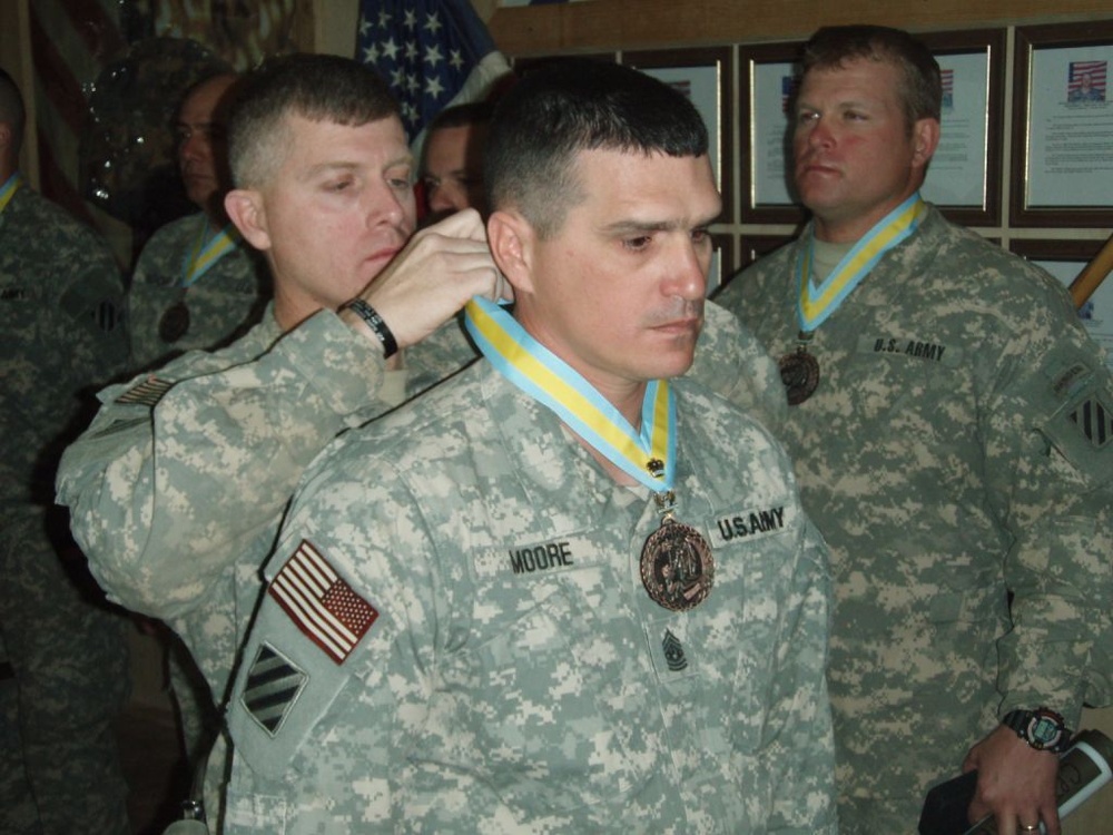 Commander awards Order of St. Maurice to 1-15th Inf. Regt. leaders