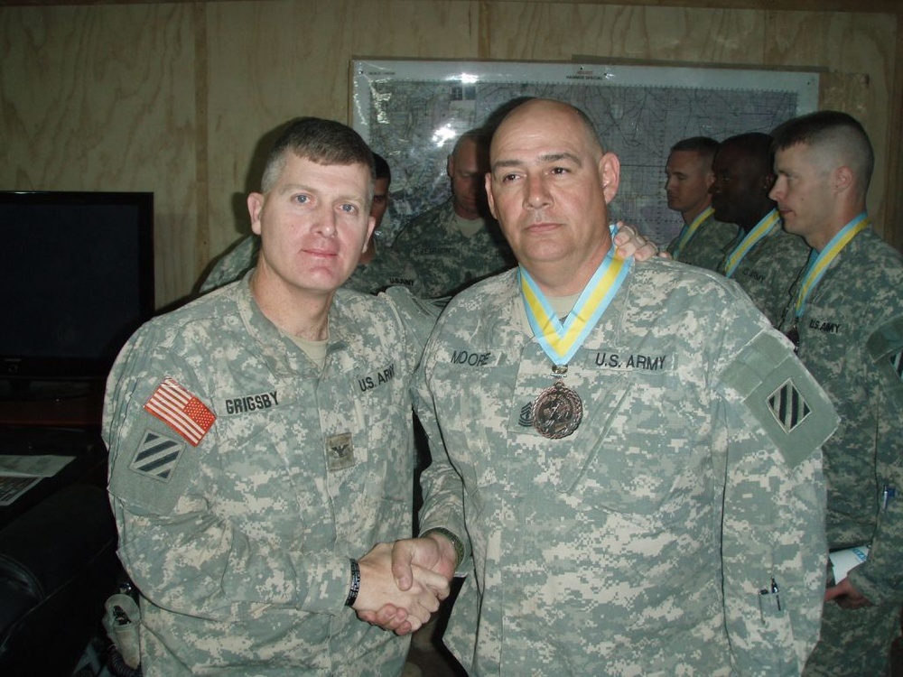 Commander awards Order of St. Maurice to 1-15th Inf. Regt. leaders