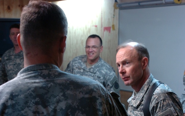 I Corps Commander Visits 3rd CAB