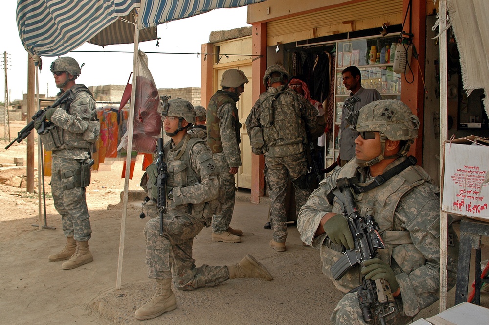 Infantry Soldiers recon Mosul