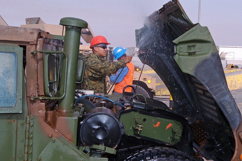11th Marine Expeditionary Unit Cleans Up Gear