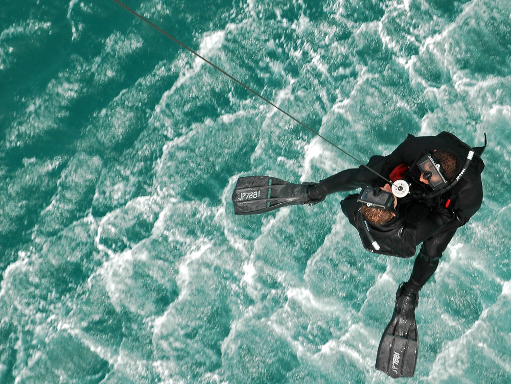 Blackjacks conduct search and rescue training in the Arabian Sea