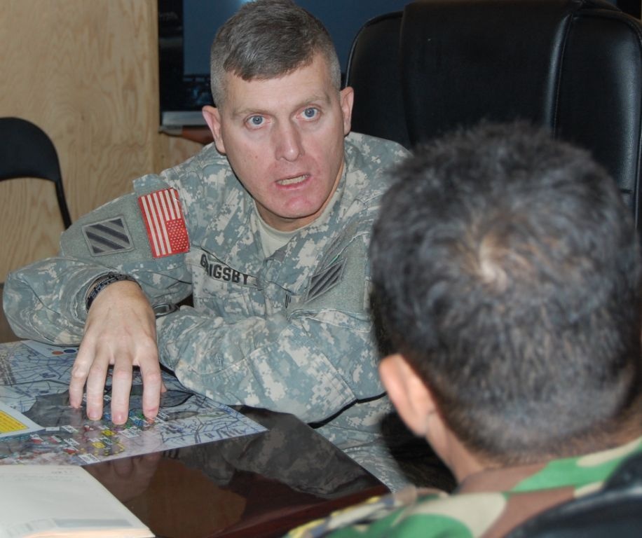 IA Commander visits FOB Hammer